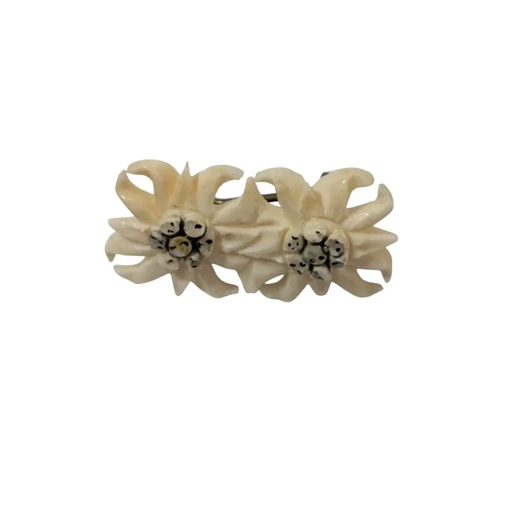 Vintage Carved Double Edelweiss Flower Brooch Pin Cream Alpine Floral Jewelry